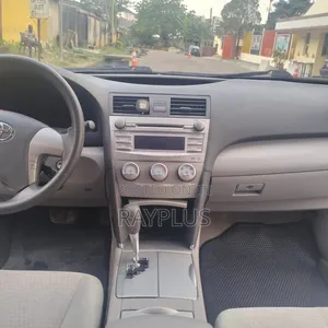 Toyota Camry LE V6 4dr Sedan (3.5L 6cyl 6AM) 2010 Gray