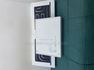 New Laptop Apple MacBook Pro 2025 M5 24GB SSD 1T