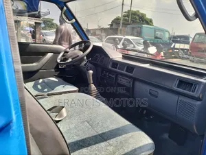 Mitsubishi Delica 2001 Blue