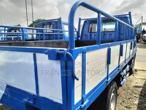Mitsubishi Delica 2001 Blue