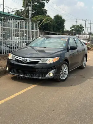 Toyota Camry XLE V6 4dr Sedan (3.5L 6cyl 6A) 2013 Black