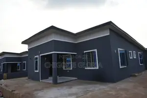 3bdrm Apartment in Queens Estate, Obafemi-Owode for sale