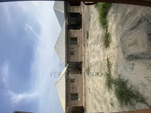 20 Units of Self Contained With 2units of Room and Parlor