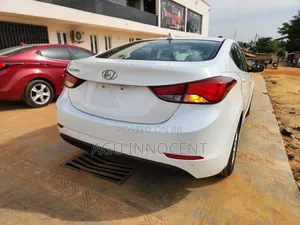 Hyundai Elantra Limited 4dr Sedan (1.8L 4cyl 6A) 2014 White