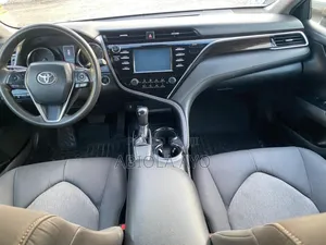 Toyota Camry LE FWD (2.5L 4cyl 8AM) 2018 Black