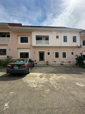 4bdrm Duplex in In An Estate Around for rent