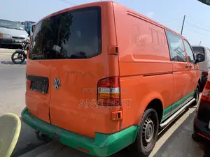 Volkswagen Transporter 2004 Orange