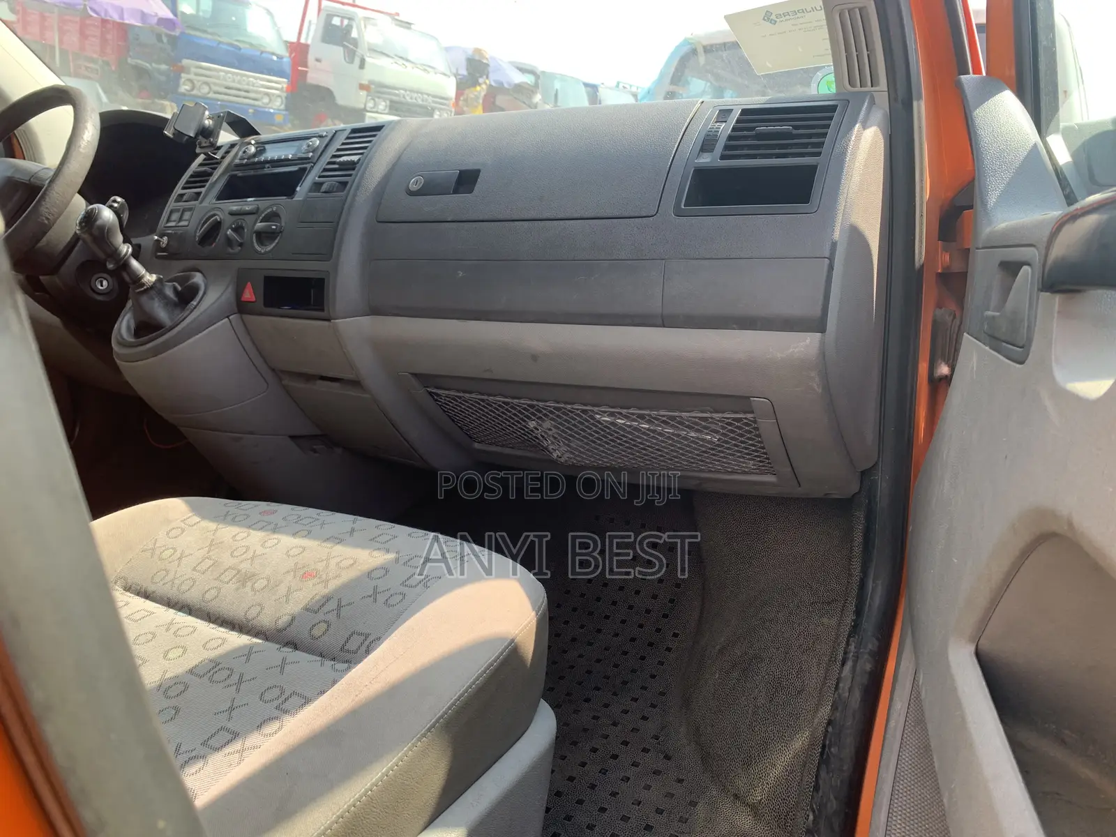Volkswagen Transporter 2004 Orange