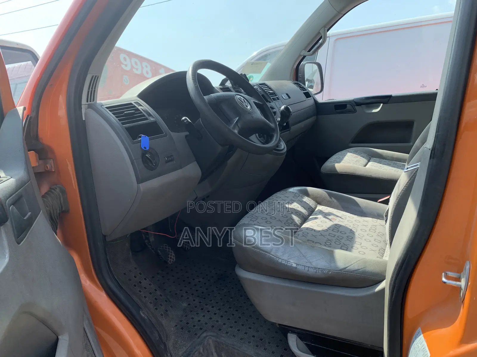 Volkswagen Transporter 2004 Orange