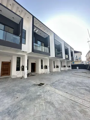 4bdrm Duplex in Chevron for sale
