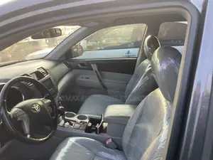 Toyota Highlander Limited 3.5L 2WD 2013 Gray