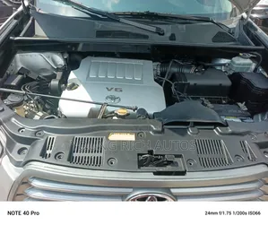 Toyota Highlander 2010 Silver