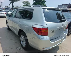 Toyota Highlander 2010 Silver