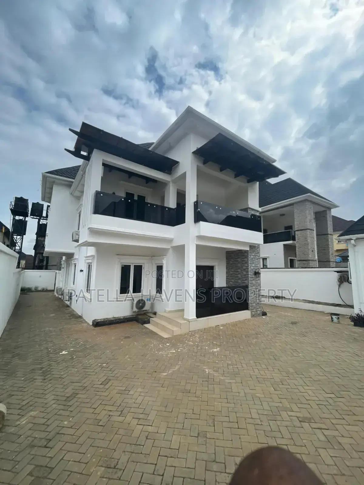 Brand New 4 Bedroom Duplex