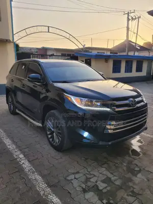 Toyota Highlander XLE 4x4 V6 (3.5L 6cyl 8A) 2017 Black