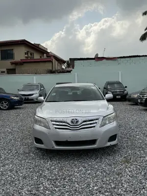 Toyota Camry 2011 Silver