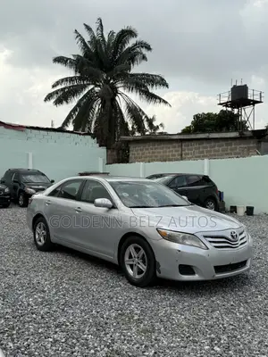 Toyota Camry 2011 Silver