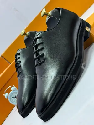 Plain Leather Louis Vuitton Derby Shoe