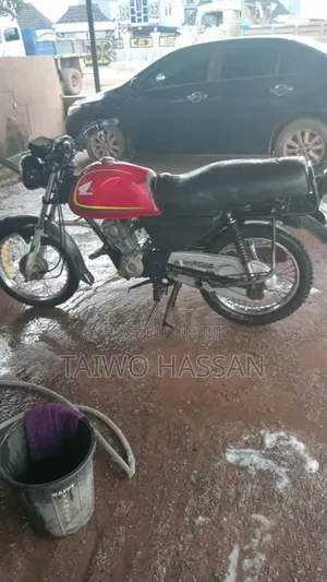 Honda CB 2019 Red