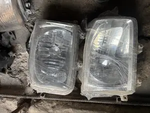 Set Headlights for Pathfinder 2000