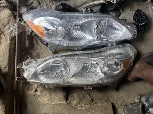 Set Headlights for Matrix 2010