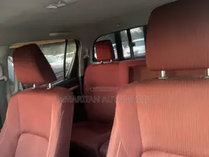 Toyota Hilux SR HI-Rider 2018 White
