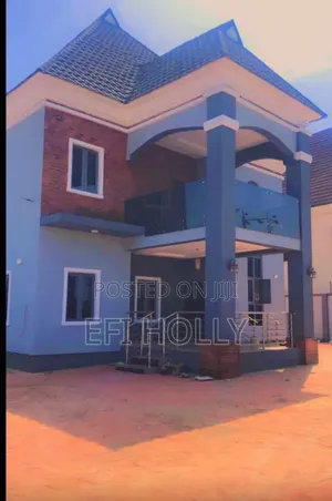 Professional House Painter and Screeder With Paint Production