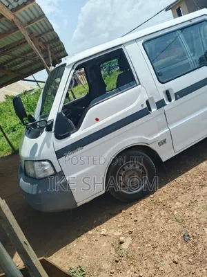 Mazda Bongo 2010