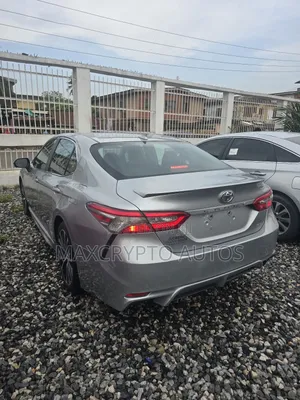 Toyota Camry SE (2.5L 4cyl 8A) 2019 Silver