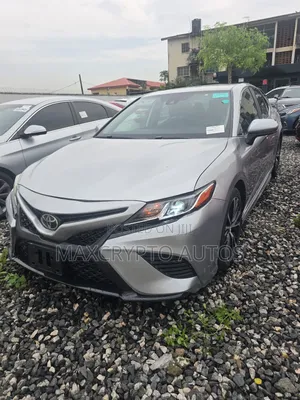 Toyota Camry SE (2.5L 4cyl 8A) 2019 Silver