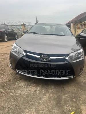 Toyota Camry 2017 Brown