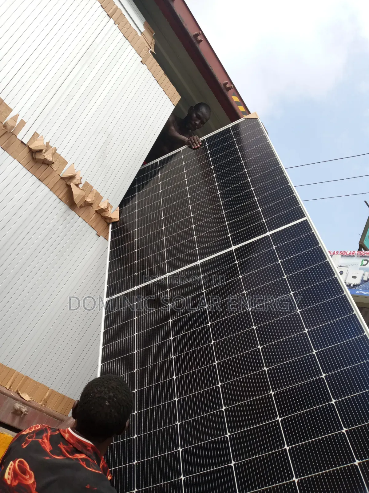 650watts/144cells Jinko Solar Panel