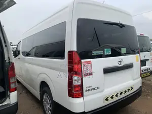 Toyota HiAce 2021 White