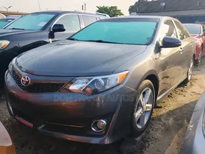 Toyota Camry SE 4dr Sedan (2.5L 4cyl 6A) 2013 Gray