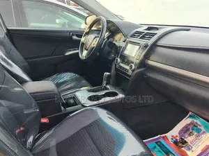Toyota Camry SE 4dr Sedan (2.5L 4cyl 6A) 2013 Gray