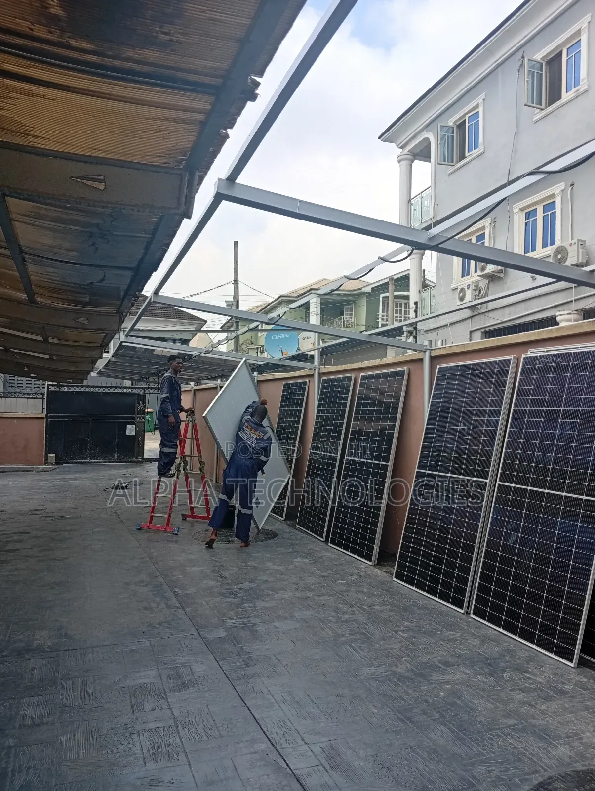 Canadian 650watts Solar Panels