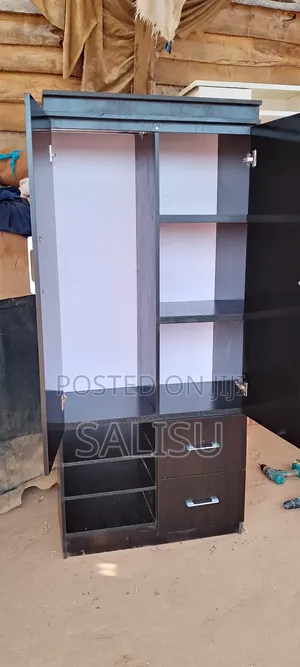 Beautiful Wardrobe High 6feet Light 32inch
