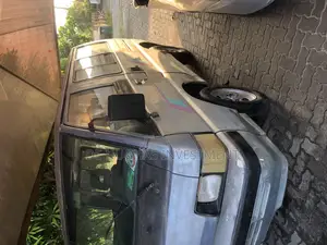 Mitsubishi L300 2000 Silver