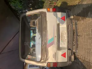 Mitsubishi L300 2000 Silver