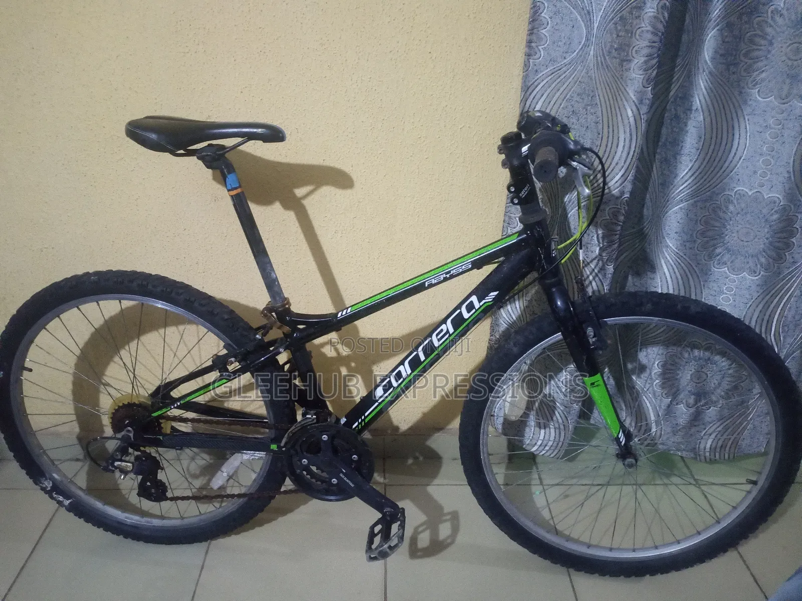 Size 26" Unisex Mountain Bike