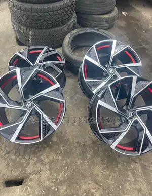 18 Inches Alloyed Wheels