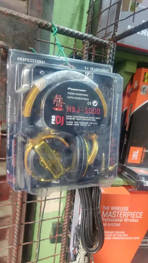 Studio Recoding Headphone Powerneer