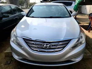 Hyundai Sonata GLS Sedan FWD (2.4L 4cyl 6A) 2011 Silver