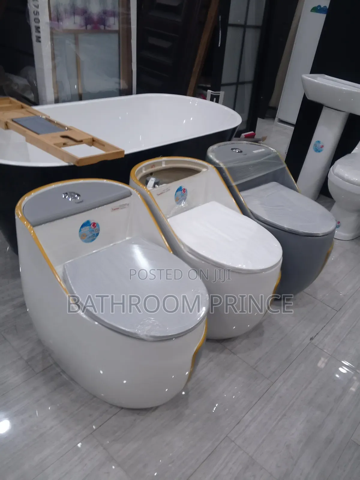 Unique Shape Water Closet