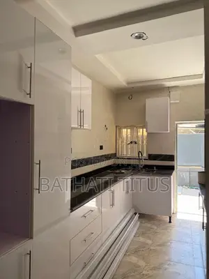 4bdrm Duplex in Paradise Estate, Life Camp for rent