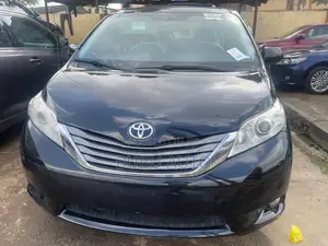 Toyota Sienna XLE 7 Passenger Mobility 2011 Black