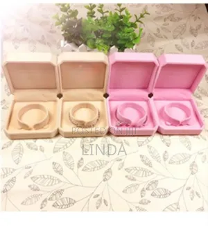 Classic Clasp Closure Bracelet Box.