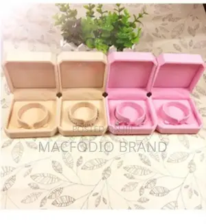 Classic Clasp Closure Bracelet Box.