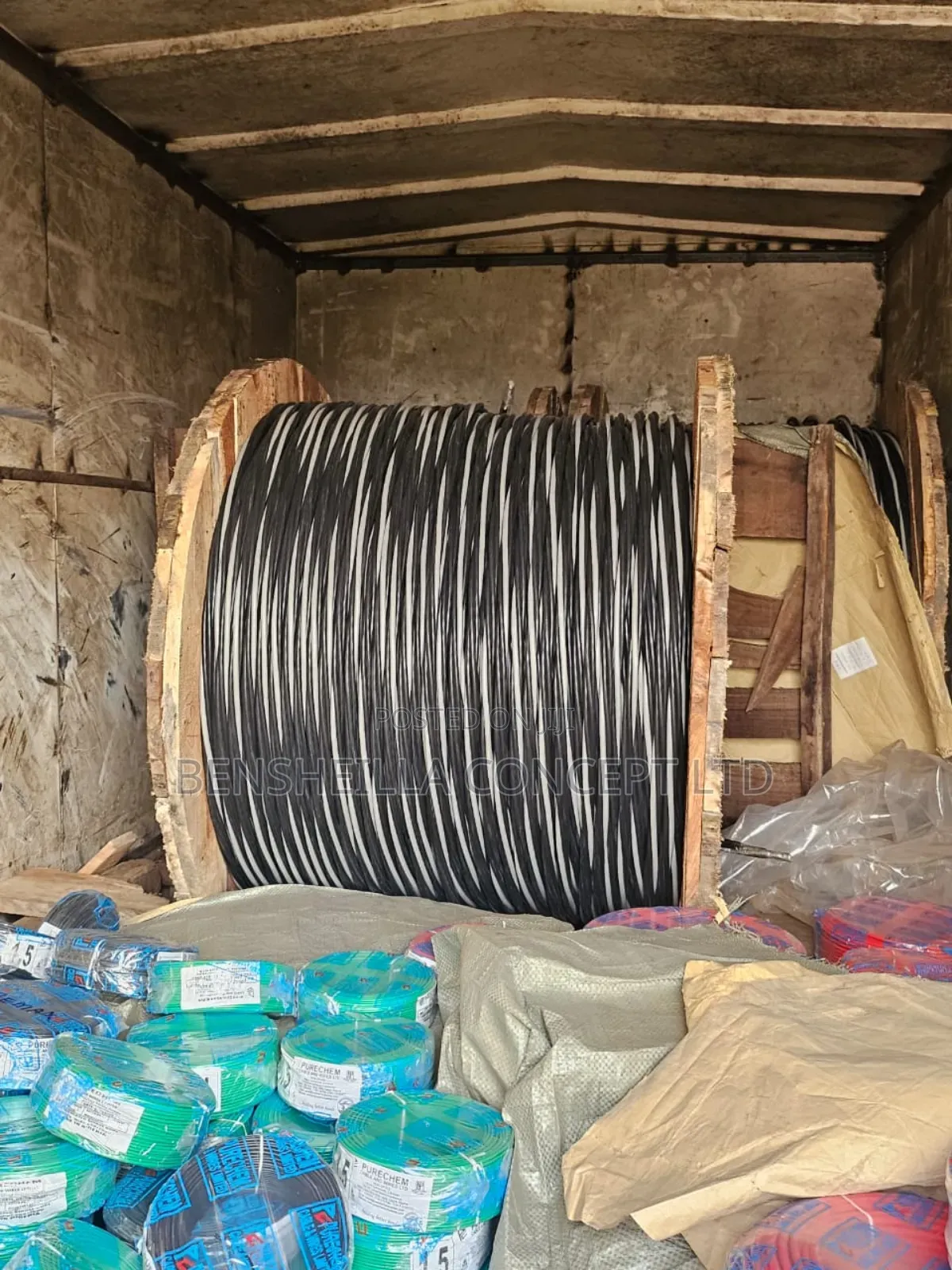 4c X 35mm PVC Insulated Four-Core Aluminium Cable Recline