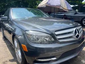 Mercedes-Benz C300 Luxury Sedan RWD (3.0L 6cyl 7A) 2011 Gray